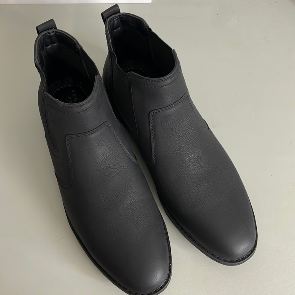 Perry Ellis portfolio UltraForm